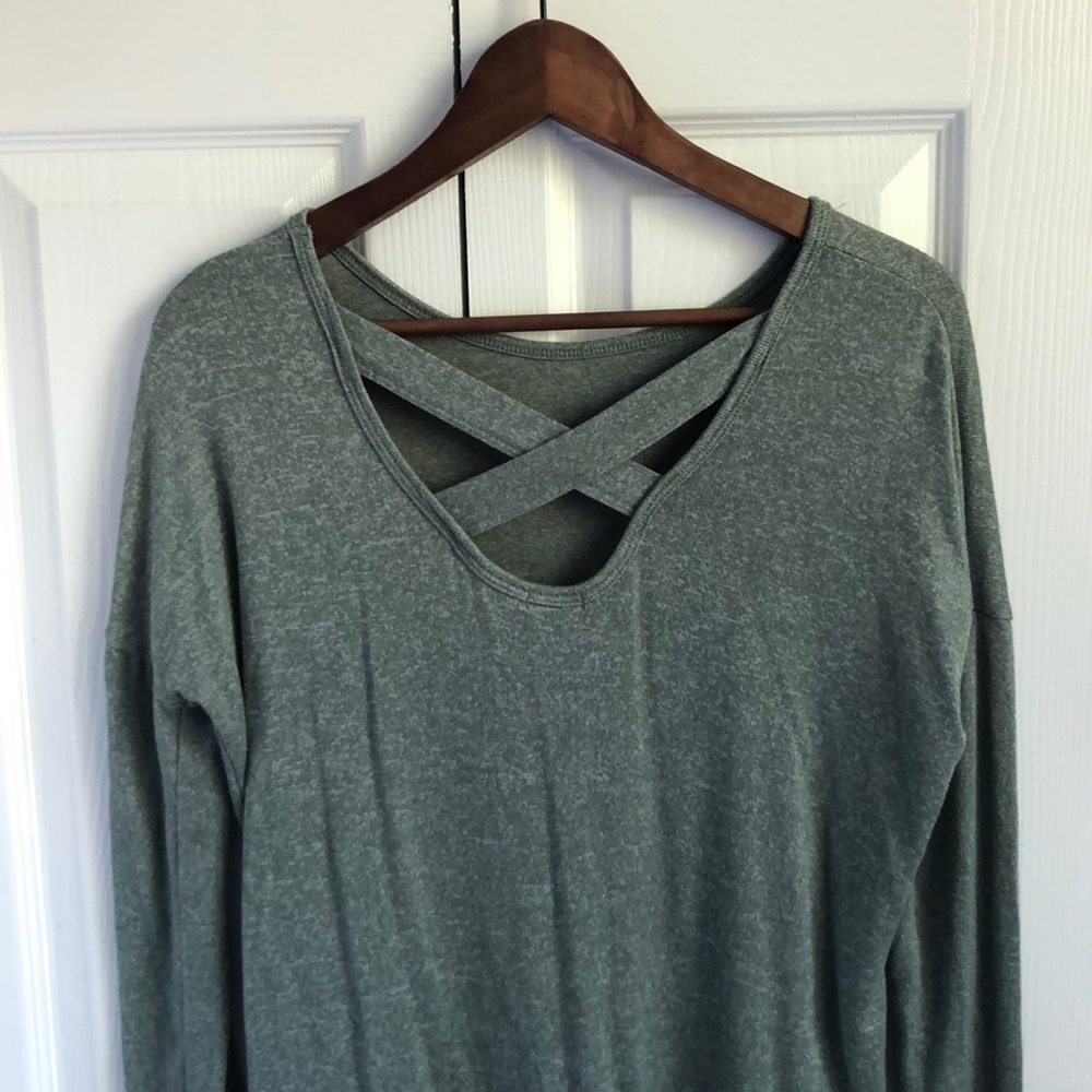 Green soft long sleeve with trendy X on the back